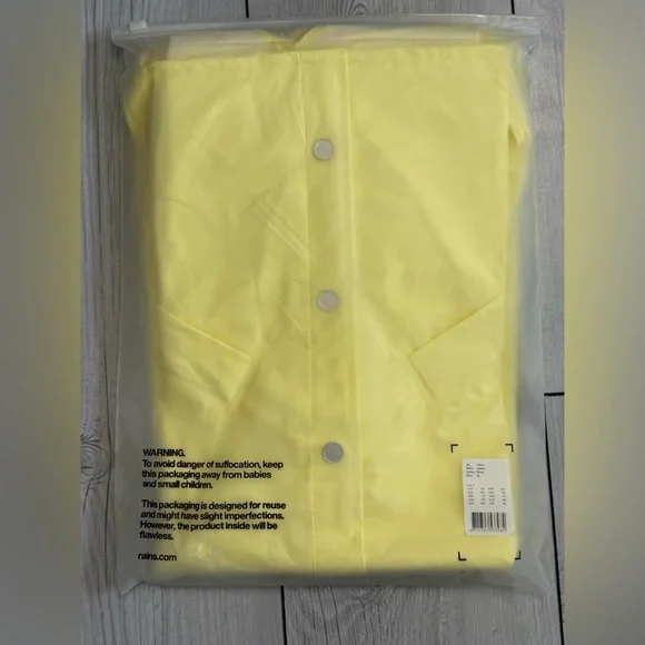 NWT- Rains- West Jacket 12010 color Straw- Size Medium - Picture 6 of 7